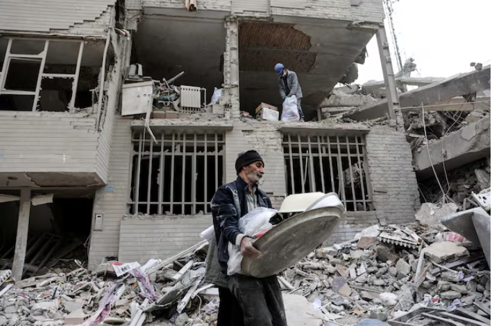 Εντοπίστηκε ζωντανός ο Αμερικανός πιλότος – Το Ιράν λέει ότι κατέρριψε ακόμη ένα αμερικανικό αεροσκάφος