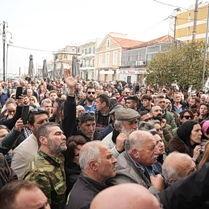 Λέσβος: Νέα κινητοποίηση κτηνοτρόφων – Απέκλεισαν το λιμάνι της Μυτιλήνης
