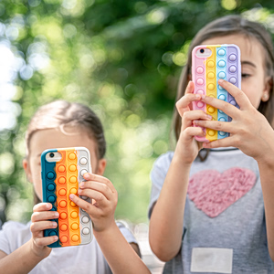 Social media: Σήμερα οι ανακοινώσεις για την απαγόρευση της χρήσης από ανήλικους κάτω των 15 ετών