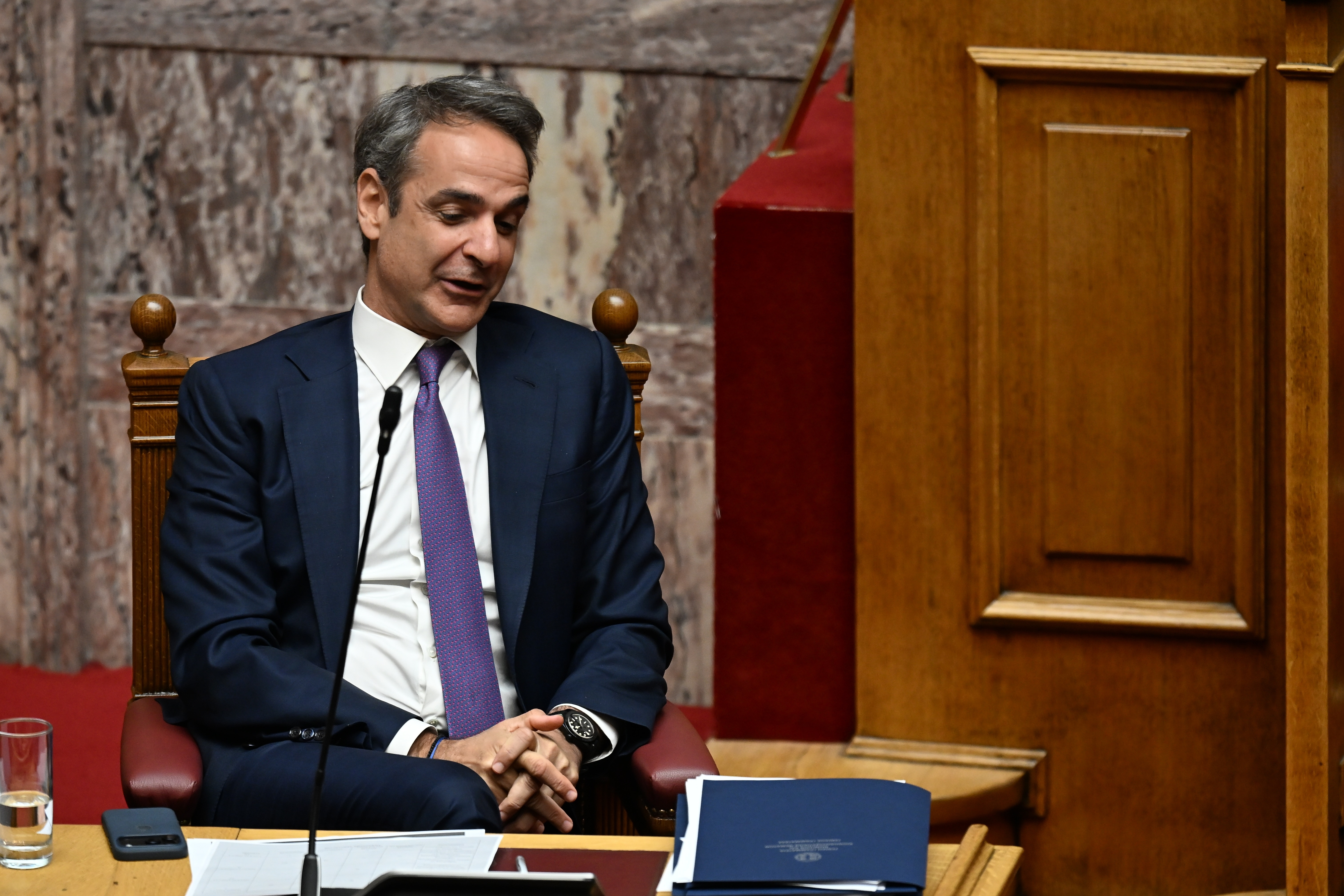 Βουλή: Ξεμένει από success story στην οικονομία; – Η ανησυχητική αναφορά Μητσοτάκη