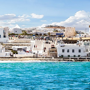 Μυκονος-Σαντορίνη: «Φρενάρουν» οι κρατήσεις λόγω Μ. Ανατολής