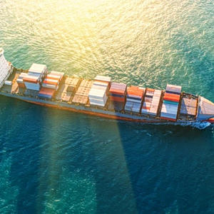 Ναυτιλία: Παράθυρο Τζιτζικώστα για αλλαγή πολιτικής από την Κομισιόν στην πράσινη μετάβαση