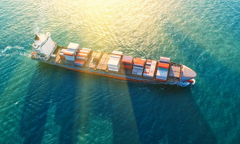 Ναυτιλία: Παράθυρο Τζιτζικώστα για αλλαγή πολιτικής από την Κομισιόν στην πράσινη μετάβαση