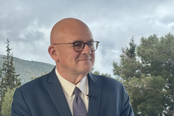 ΟΤ Delphi Economic Forum XI – Μπουζνά: Η Ελλάδα μπαίνει στον πυρήνα των ευρωπαϊκών αγορών