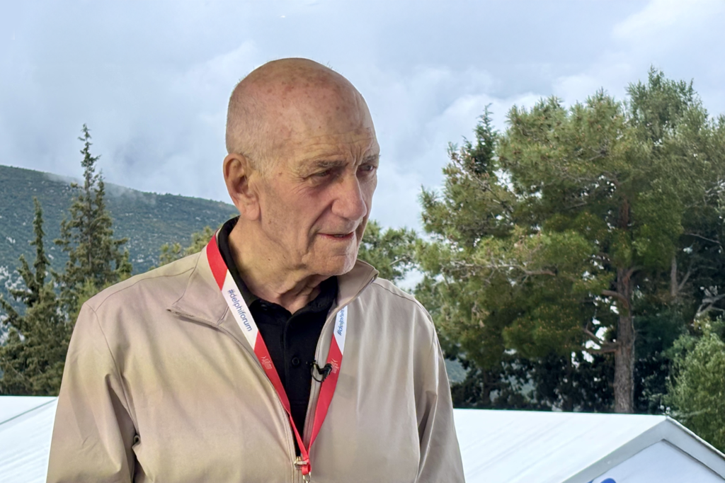 ΟΤ Delphi Economic Forum XI – Ολμέρτ: Υπέρ συμφωνίας με το Ιράν και λύσης δύο κρατών στη Μέση Ανατολή