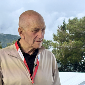 ΟΤ Delphi Economic Forum XI – Ολμέρτ: Υπέρ συμφωνίας με το Ιράν και λύσης δύο κρατών στη Μέση Ανατολή