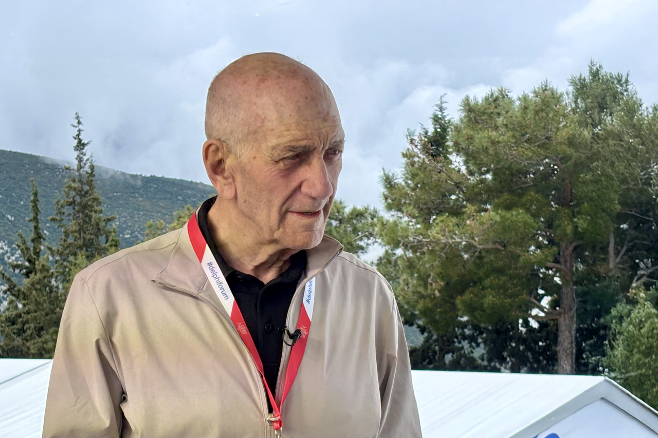 ΟΤ Delphi Economic Forum XI – Ολμέρτ: Υπέρ συμφωνίας με το Ιράν και λύσης δύο κρατών στη Μέση Ανατολή