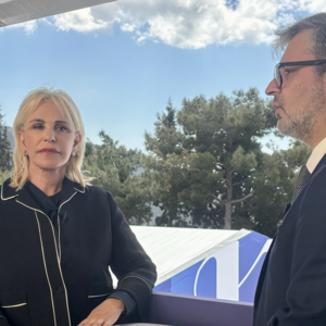 ΟΤ Delphi Economic Forum XI – Tσέτη: Κόμβος καινοτομίας η Ελλάδα στη φαρμακευτική παραγωγή