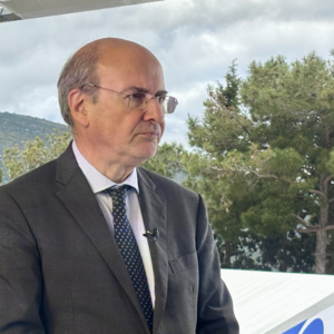 ΟΤ Delphi Economic Forum XI – Χατζηδάκης: Νέες φοροαπαλλαγές και μέτρα στήριξης τον Σεπτέμβριο 