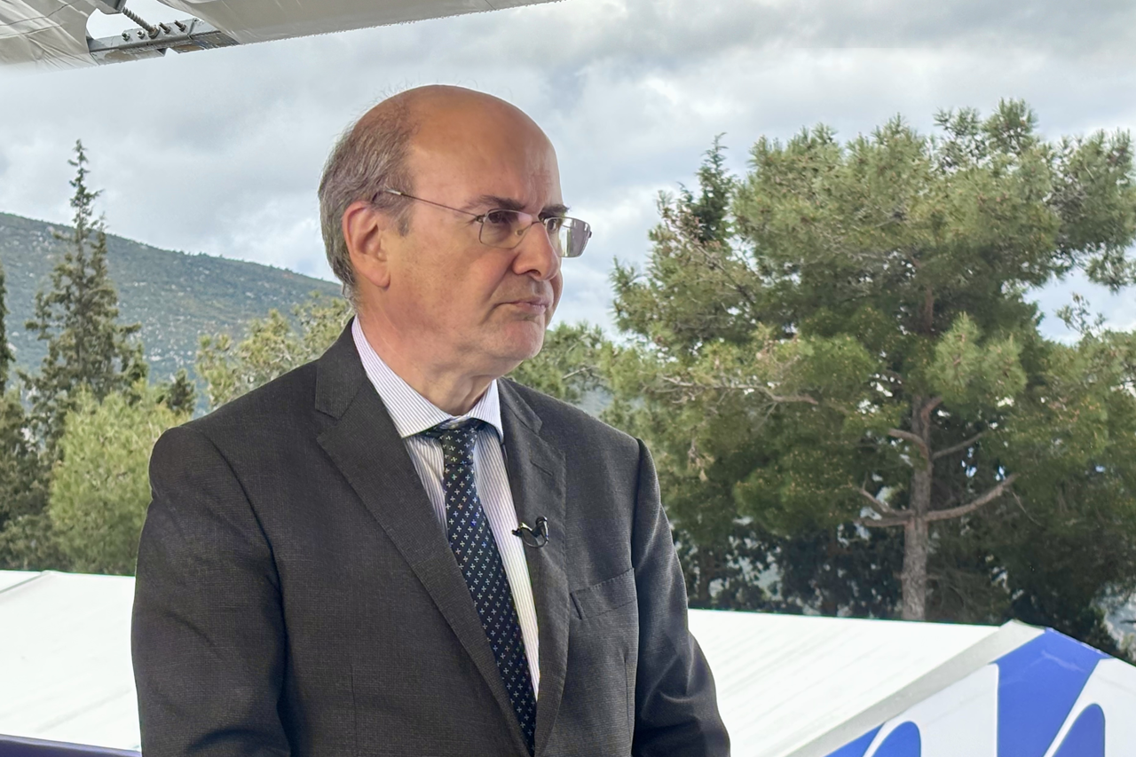 ΟΤ Delphi Economic Forum XI – Χατζηδάκης: Νέες φοροαπαλλαγές και μέτρα στήριξης τον Σεπτέμβριο 