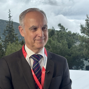 ΟΤ Delphi Economic Forum XI – Jurado: H σταθερή φορολογία κρατεί την ελληνική αγορά σε τροχιά ανάπτυξης