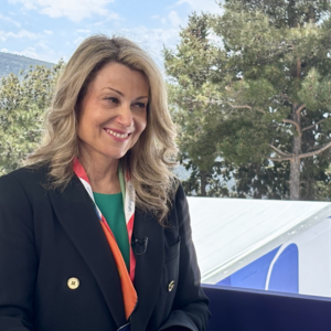 ΟΤ Delphi Economic Forum XI – Λαζαράκου: Έρχονται έλεγχοι με ΑΙ – H προειδοποίηση για crypto