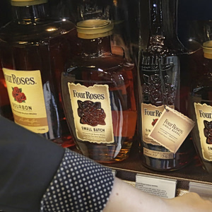 Four Roses: Το ιαπωνικό μπέρμπον της Kirin εξαγοράστηκε από την αμερικανική Ε&J Gallo