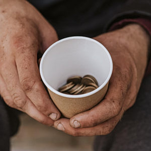 Κοινωνικός αποκλεισμός: 1 στους 4 σε κίνδυνο φτώχειας – Πίσω μόνο από Βουλγαρία η Ελλάδα