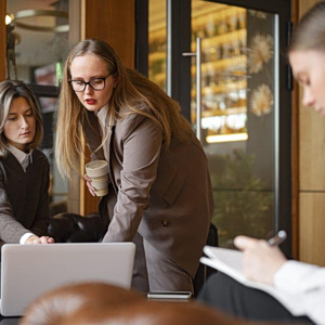 Βαρόμετρο ΒΕΘ: Τι φρενάρει τη γυναικεία επιχειρηματικότητα