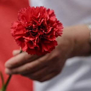 Αργία Πρωτομαγιάς: Ποιοι δουλεύουν και πώς πληρώνονται