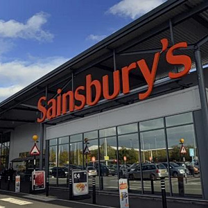 Sainsbury’s: Πιέσεις σε κατανάλωση και κέρδη από τον πόλεμο στο Ιράν