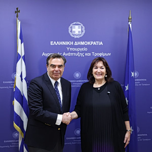 ΥπΑΑΤ: Συνάντηση Μ. Σχοινά με την Ευρωπαία Επίτροπο για τη Μεσόγειο – Τι συζητήθηκε