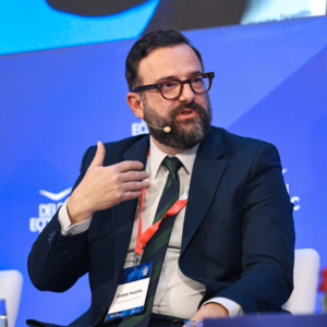 Ταραντίλης (EY Ελλάδος): Άμεσα μέτρα και εκπαίδευση για την παραπληροφόρηση από το AI