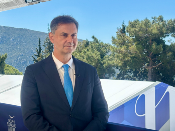 ΟΤ Delphi Economic Forum XI – Θεοχάρης: Η Ελλάδα είναι μία χώρα που μπορούν να βασιστούν οι επενδυτές