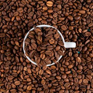 Kαφές: Ανοδος τιμής λόγω φόβων για το Ιράν και καιρού στη Βραζιλία