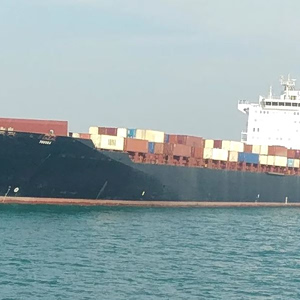 Κόλπος Ομάν: Οι ΗΠΑ χτύπησαν και κατέλαβαν φορτηγό πλοίο με ιρανική σημαία