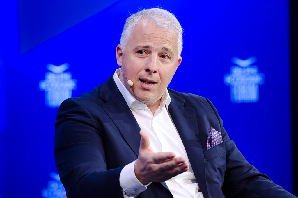 Delphi Economic Forum XI – Καραμούζης: Οι κρίσεις ήρθαν για να μείνουν