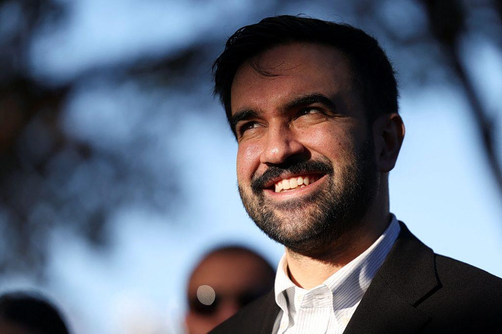 Νέα Υόρκη: Ο Μαμντάνι έκλεισε «τρύπα» 12 δισ. δολ. στον προϋπολογισμό