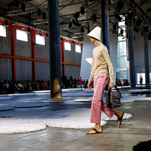 Prada: Άνοδος 3% στα έσοδα με ώθηση από την Αμερική