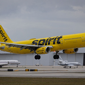 Spirit Airlines: Λουκέτο στη low cost αεροπορική – Το πρώτο «θύμα» του πολέμου στο Ιράν