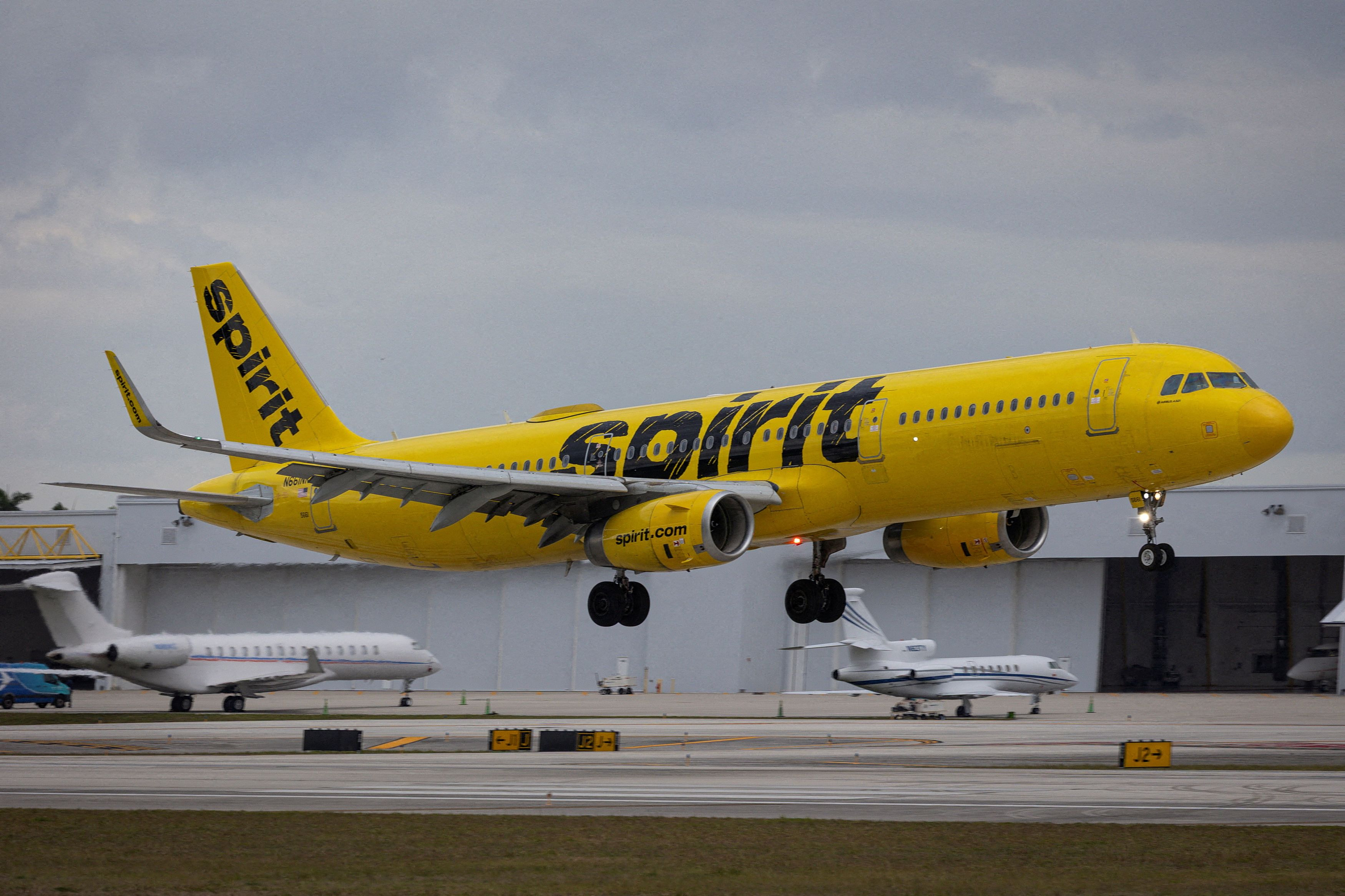 Spirit Airlines: Λουκέτο στη low cost αεροπορική – Το πρώτο «θύμα» του πολέμου στο Ιράν