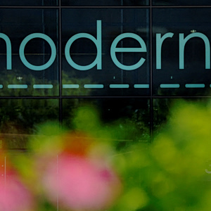 Moderna: Ξεπερνά τις προβλέψεις με άλμα εσόδων από διεθνείς πωλήσεις εμβολίων COVID