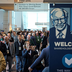 Berkshire: Γιατί οι επενδυτές της επαινούν τον Γκρεγκ Άμπελ