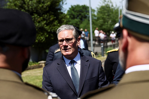 Βρετανία: Εξετάζεται η χρήση αυτόνομων όπλων χωρίς την ανθρώπινη έγκριση για πλήγματα