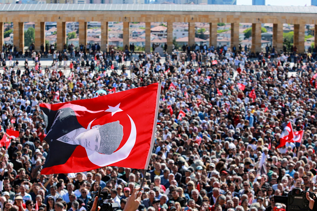 Τουρκία: Στο δρόμο για πρόωρες εκλογές – Τι πιστεύει η αντιπολίτευση