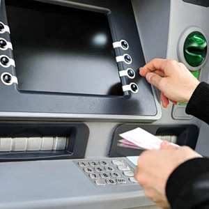 ΕΦΚΑ – ΔΥΠΑ: Ξεκινούν οι πληρωμές – Ποιοι πάνε ταμείο