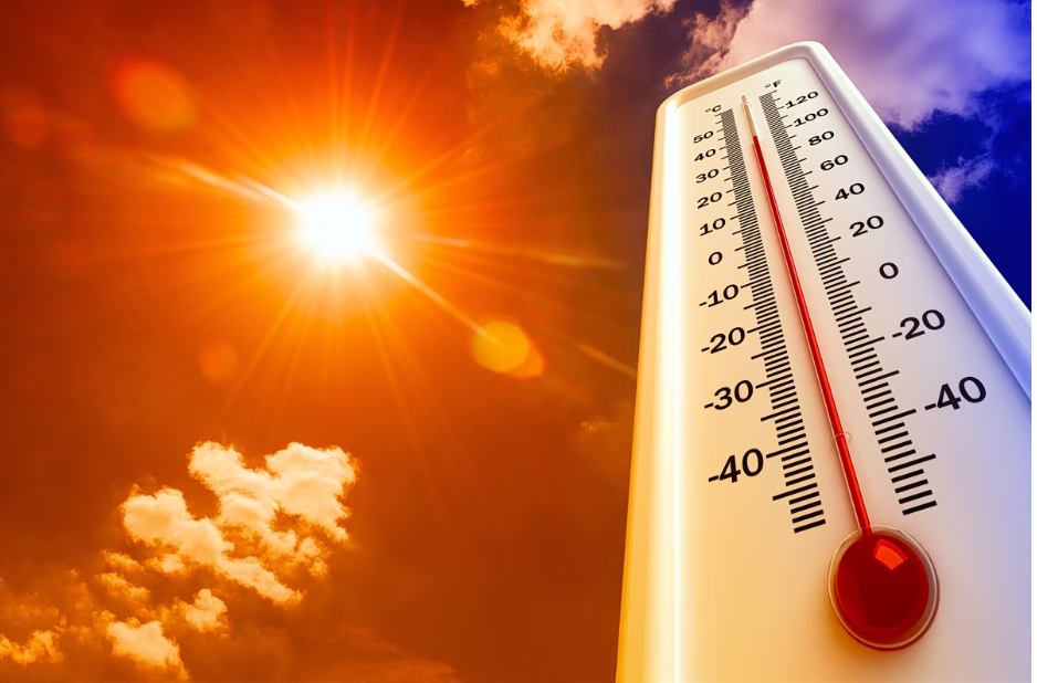 Summer-Like Heat Wave Forecast, Temps to Hit 34°C by Tuesday