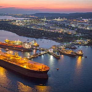 Motor Oil: Υπέγραψε MOU με τη Mercuria για προμήθεια LNG μέσω του  FSRU στον Κορινθιακό