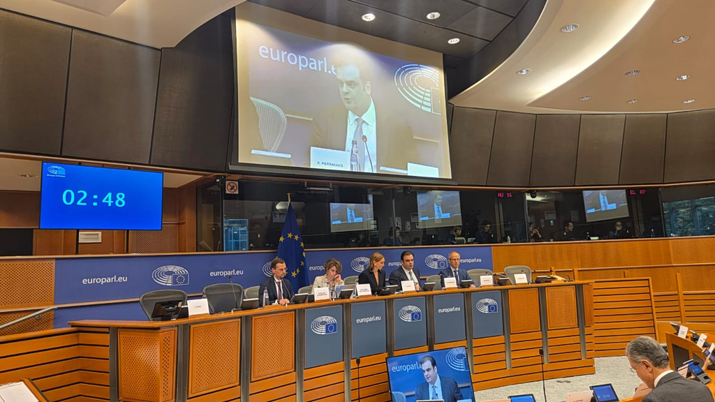 Πιερρακάκης: Η ευρωζώνη μπορεί να αντέξει το νέο σοκ