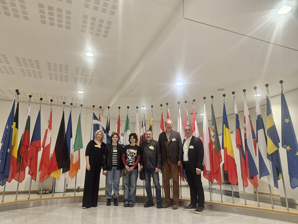 EMQ: Πρώτη θέση για τις Ελληνίδες μαθήτριες σε ευρωπαϊκό διαγωνισμό γνώσεων για το χρήμα