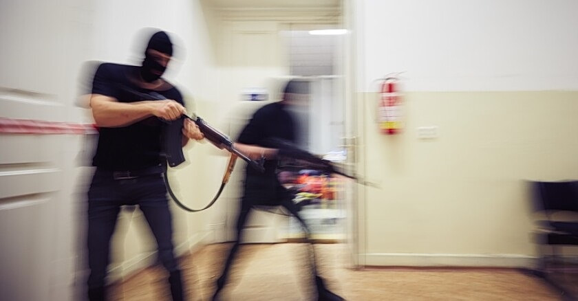 Ασφαλιστικές: «Ανεβαίνουν» τα ασφάλιστρα για επίδοξους δολοφόνους στις ΗΠΑ