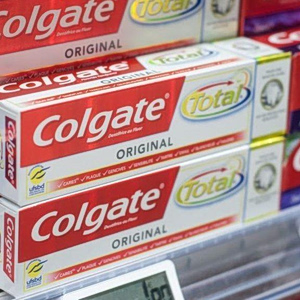 Colgate-Palmolive: Προειδοποίηση για κόστος 300 εκατ. δολαρίων λόγω κρίσης στη Μέση Ανατολή
