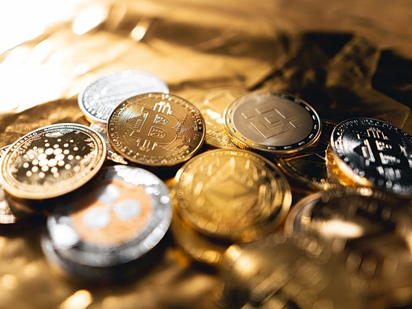 Κρυπτονομίσματα: Στο… μικροσκόπιο τα crypto