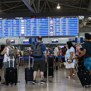 Greece Tourism Revenue Surges in Q1 as Visitor Numbers Jump