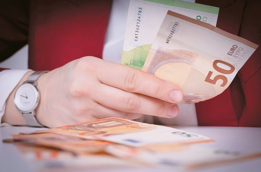 ΟΠΕΚΑ: Πότε πληρώνονται τα κοινωνικά επιδόματα Μαϊου