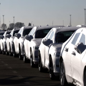 ΕΕ: Απαντά στις απειλές Τραμπ για δασμούς 25% στα οχήματα