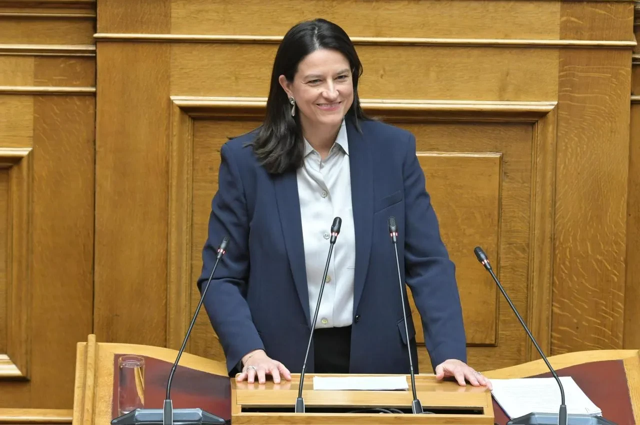 Κεραμέως: Νέες Συλλογικές Συμβάσεις Εργασίας σε Επισιτισμό και Ζαχαρώδη – Τι περιλαμβάνουν