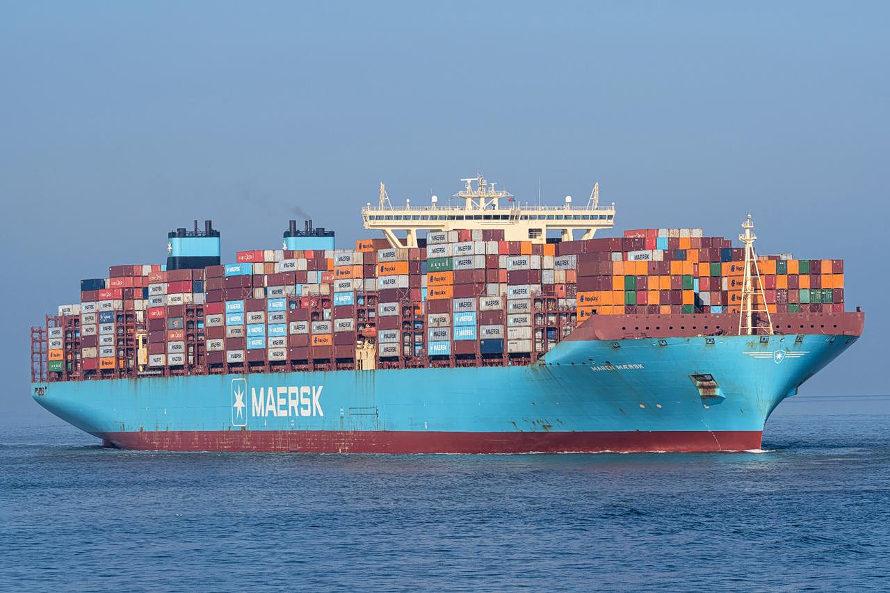 Στενά του Ορμούζ: Πλοίο της Maersk «πέρασε» υπό την προστασία του αμερικανικού στρατού