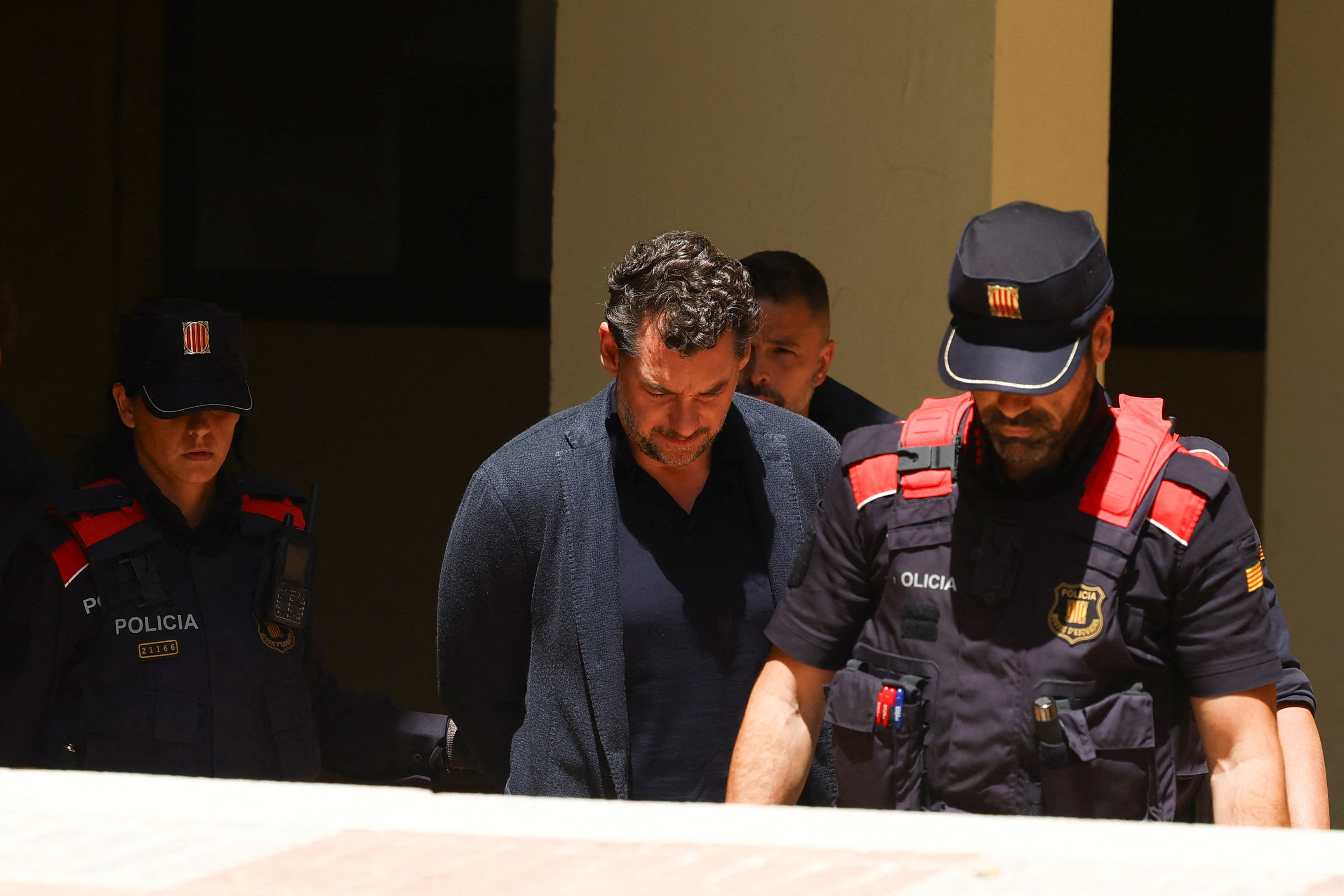 Mango: Επισήμως κατηγορούμενος για τη δολοφονία του πατέρα του ο Τζόναθαν Άντικ