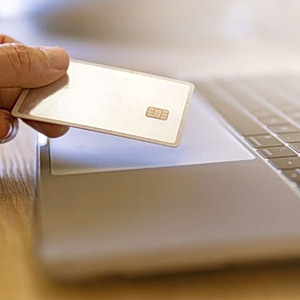 Survey: Online Shopping Becomes Entrenched in Greek Consumer Habits